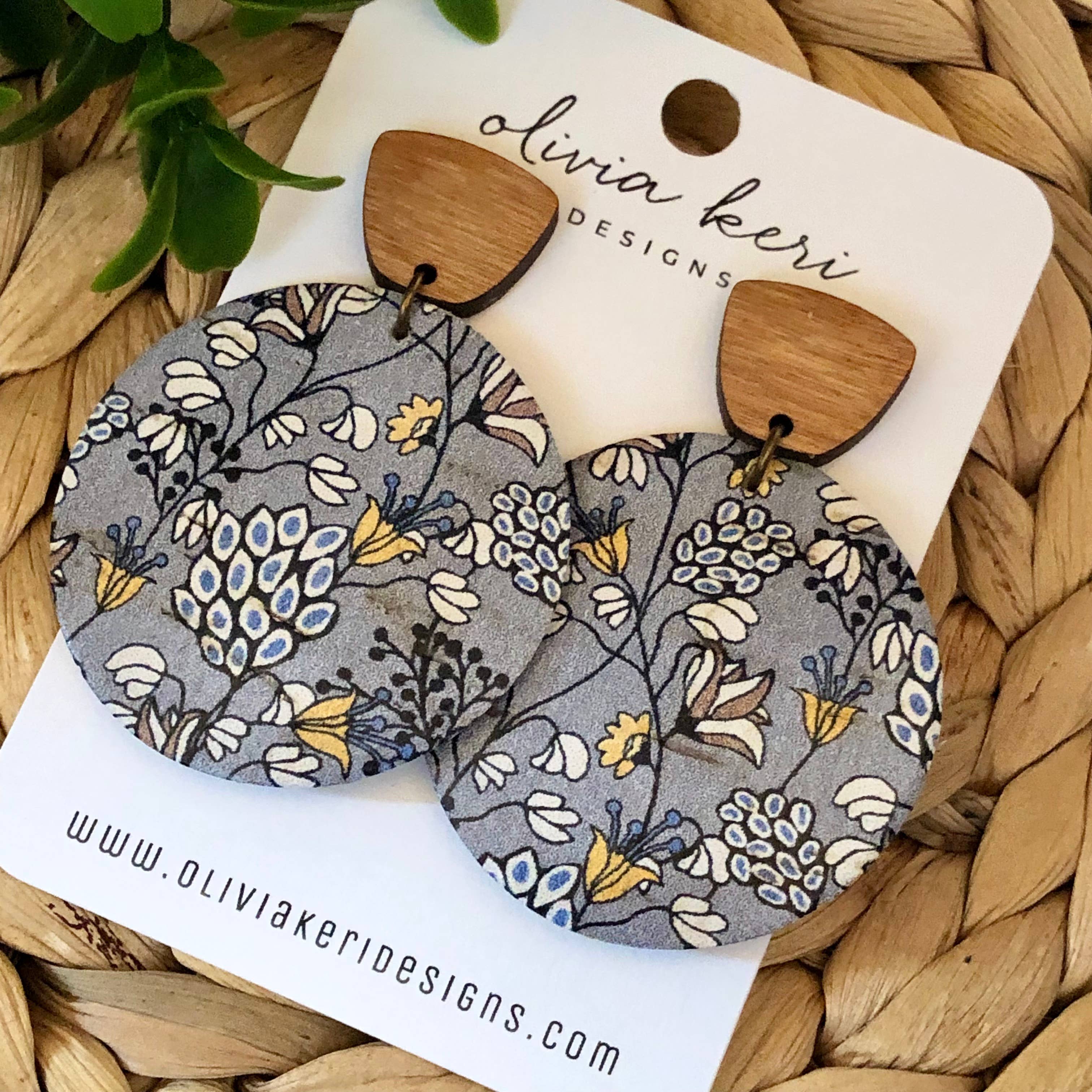 Everly - Bluebell Buttercup