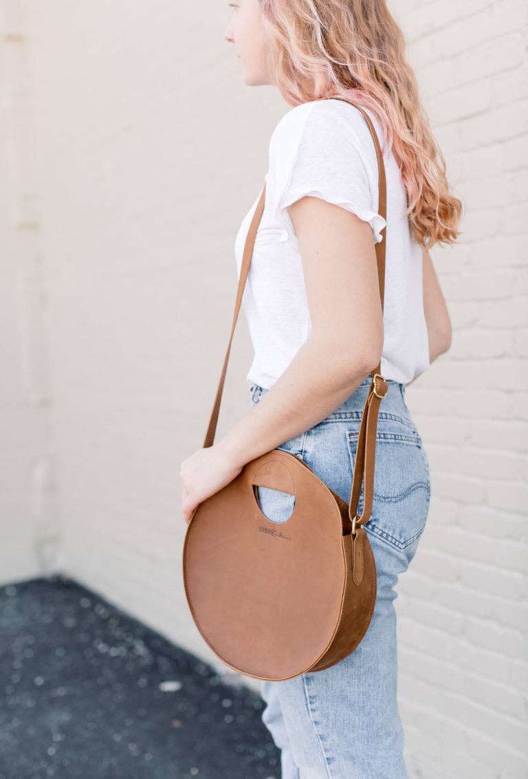 Britt Circle Crossbody